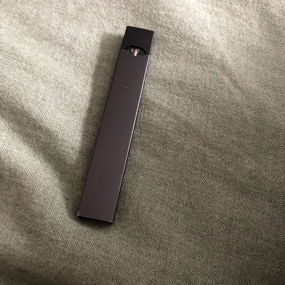Juul And Charger(s) photo 1