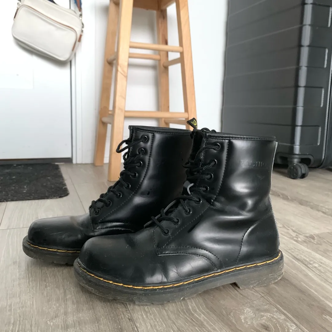 Dr.Martens Size 9 Women (knockoff) photo 3