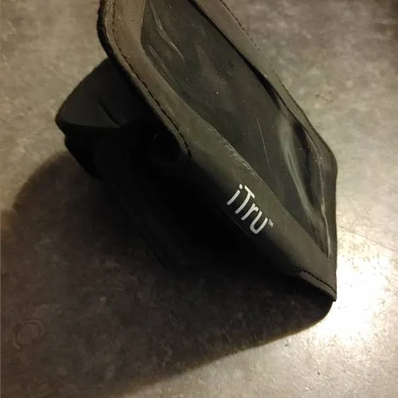ITru Adjustable Phone Armband photo 1