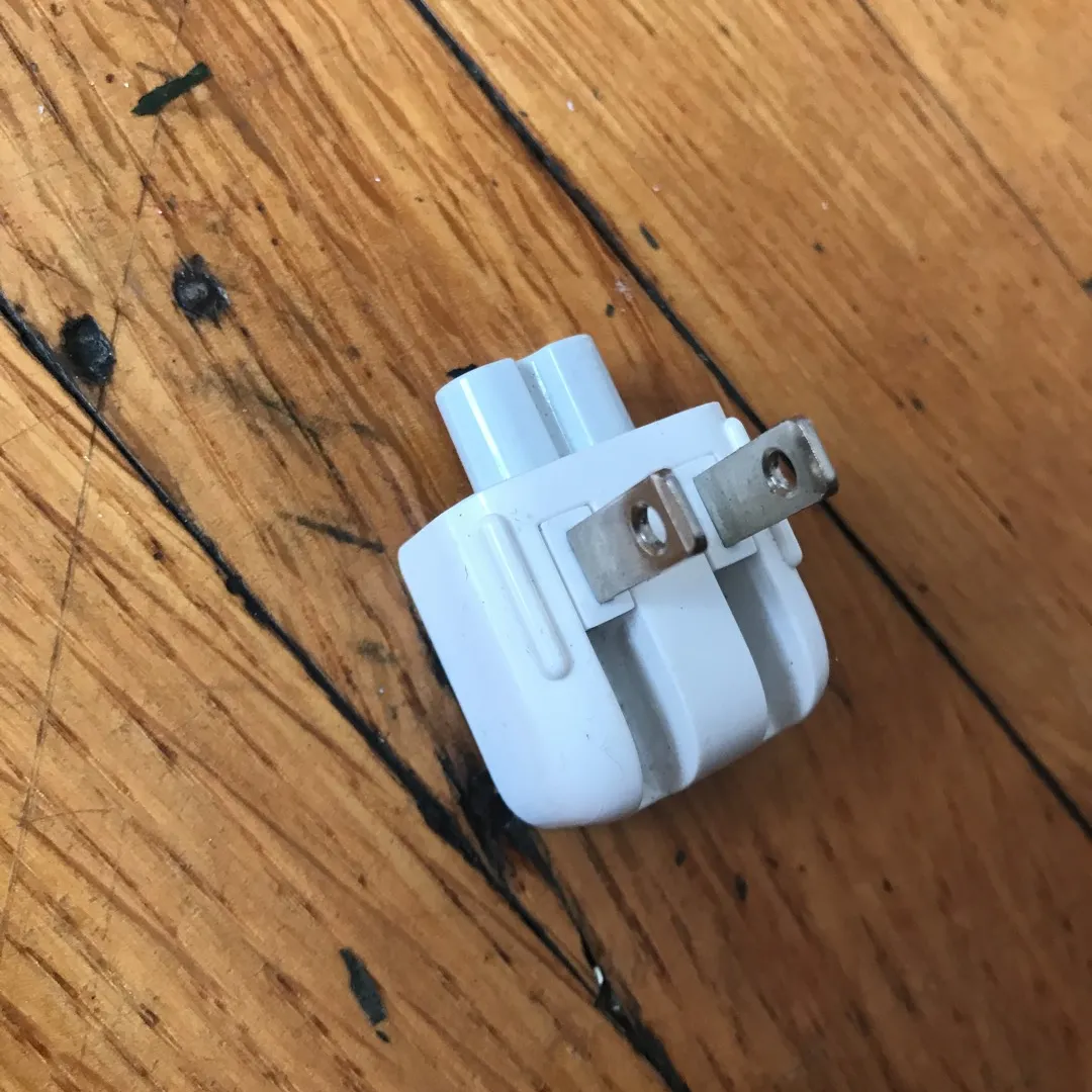 Apple Power Adapter, North America photo 1