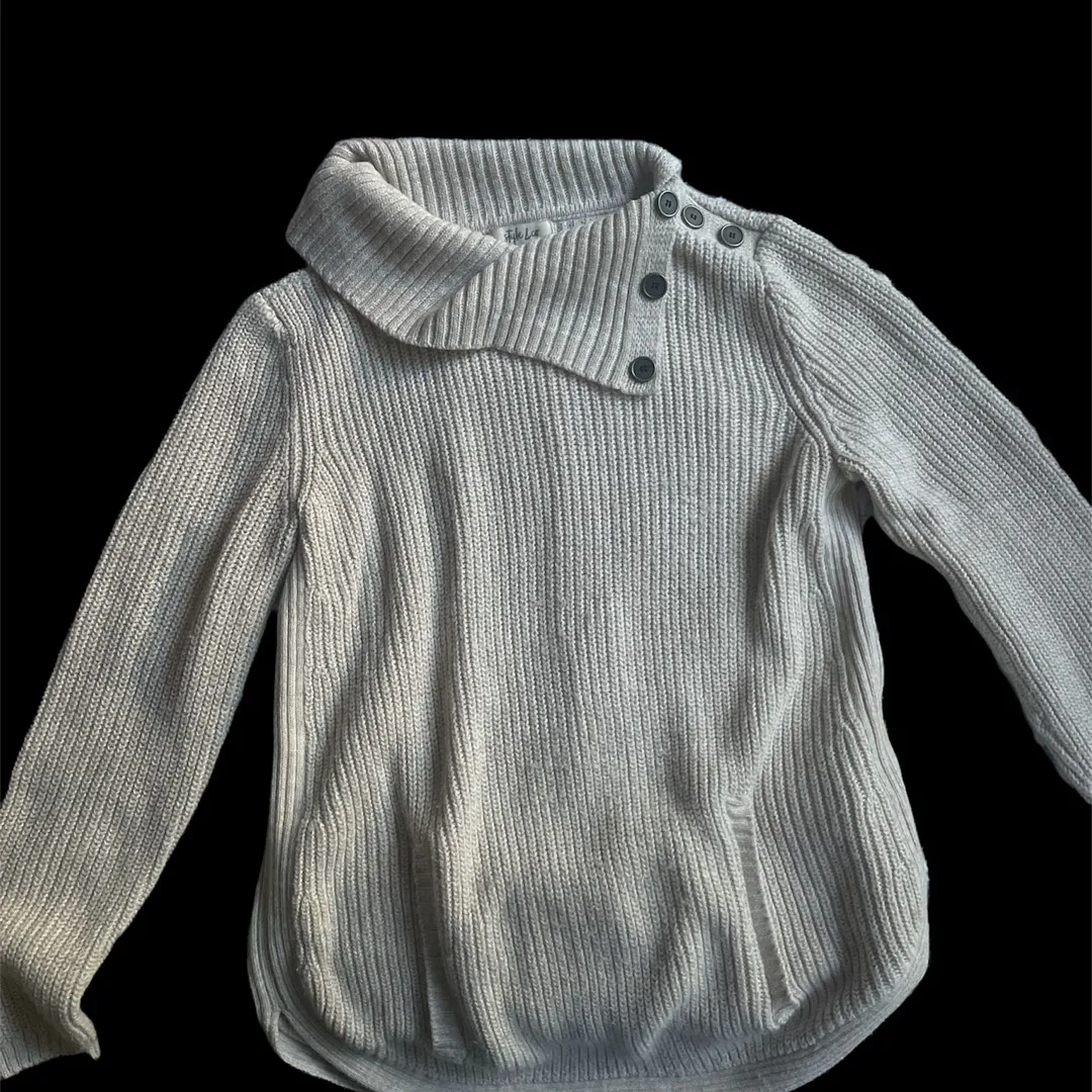 Sweater Size L photo 1
