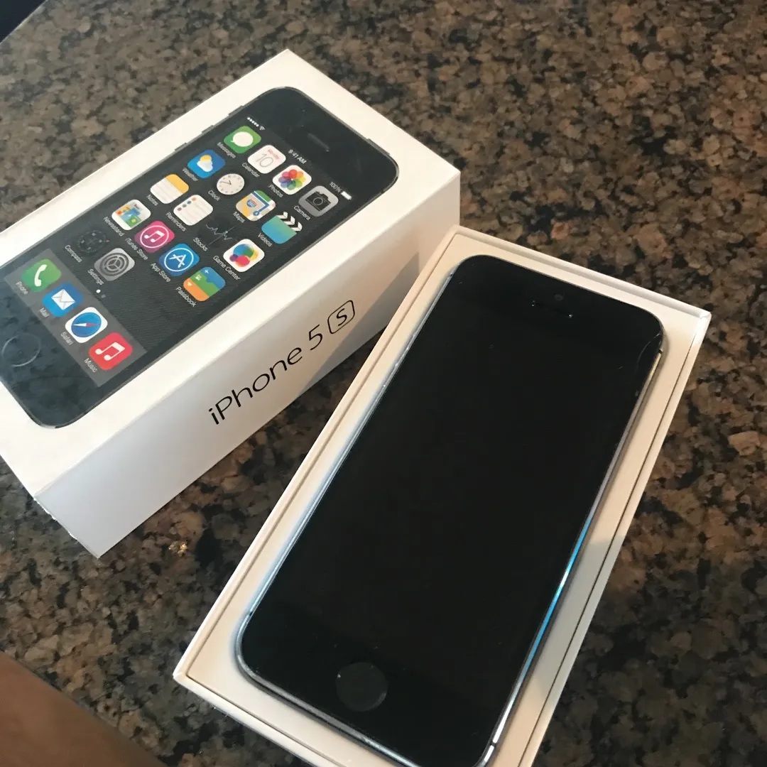 iPhone 5S With Box (Rogers) photo 1