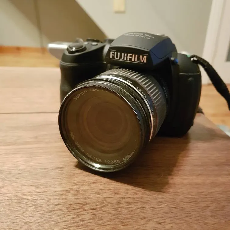 Fujifilm Finepix HS20 EXR Camera photo 1