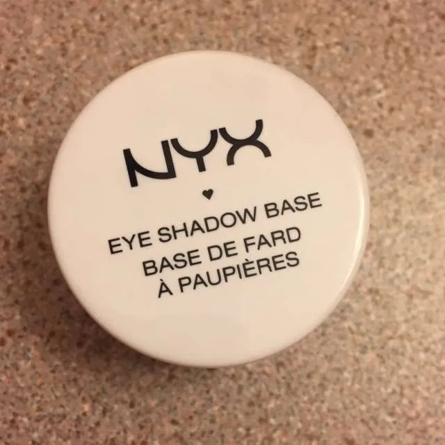Nyx Eyeshadow Base photo 1