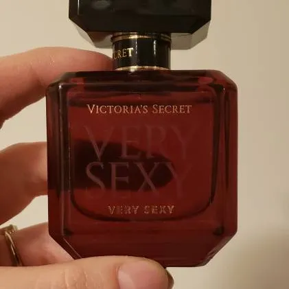 Victoria's Secret Very Sexy Perfume photo 1