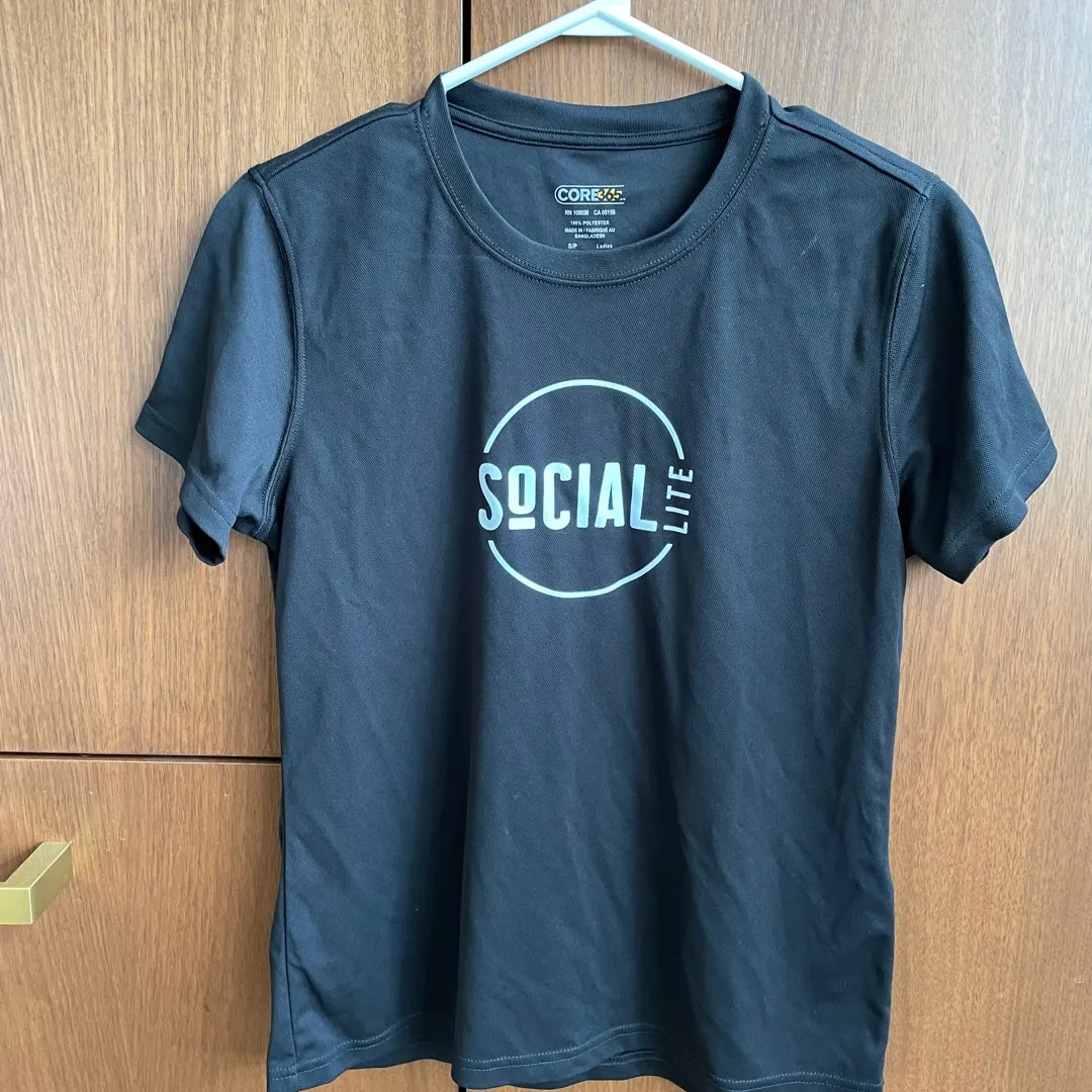 New Socialite Workout T-shirt, Small photo 1