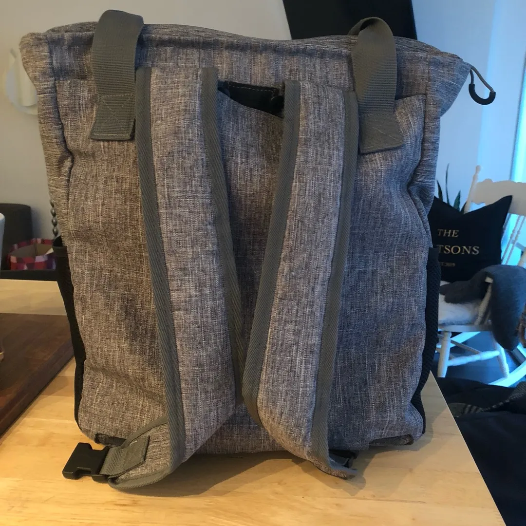 EUC HYBA Tote Bag That Transforms Into A Backpack 🤯 photo 3