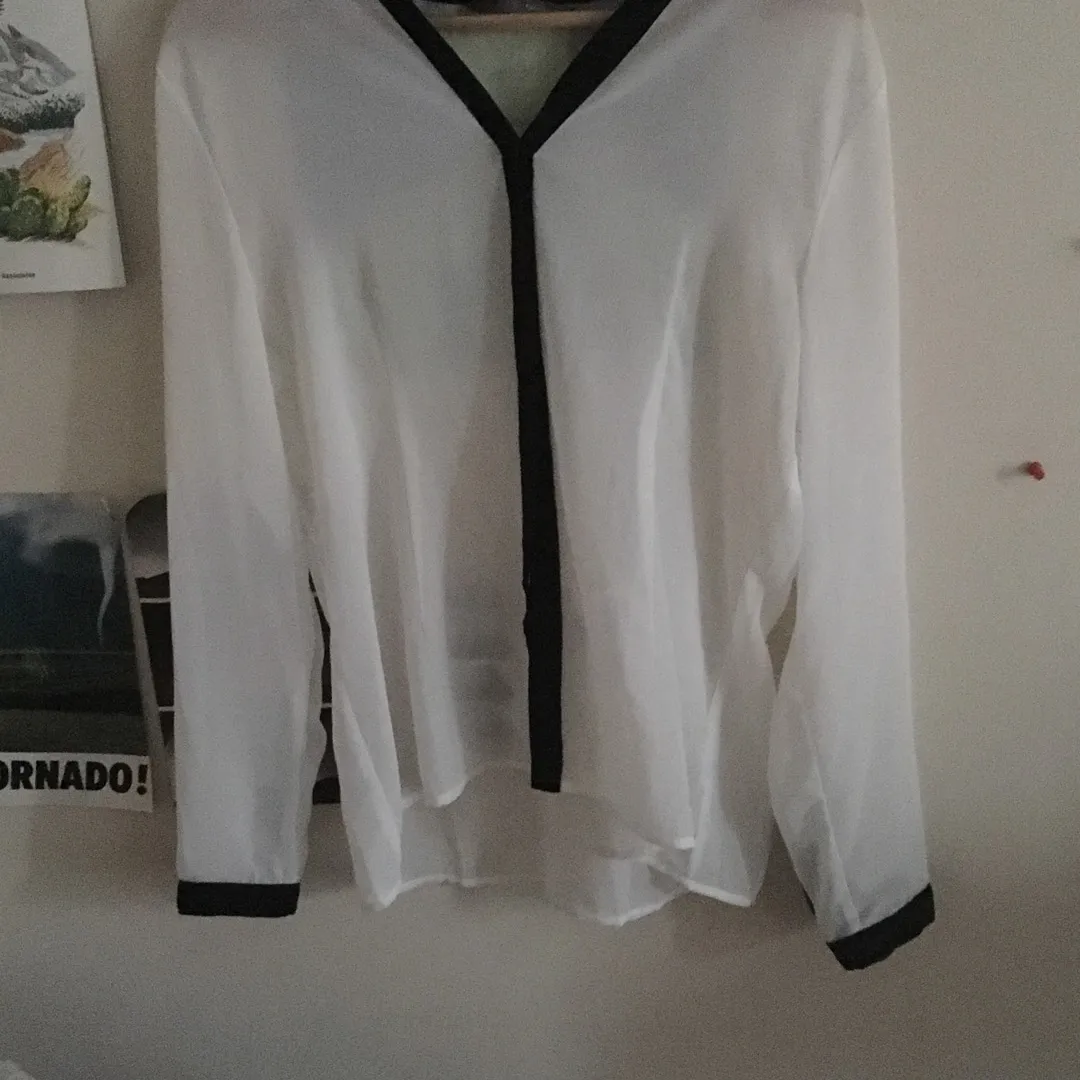 black and white blouse photo 1