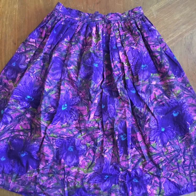 Cheerful And Stunning Vintage Purple Floral Skirt With A Pocket photo 1