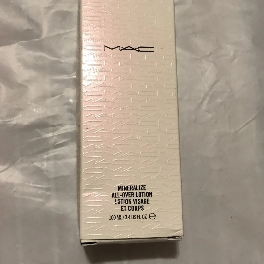 MAC Mineralize Lotion 100 ml New In Box photo 1