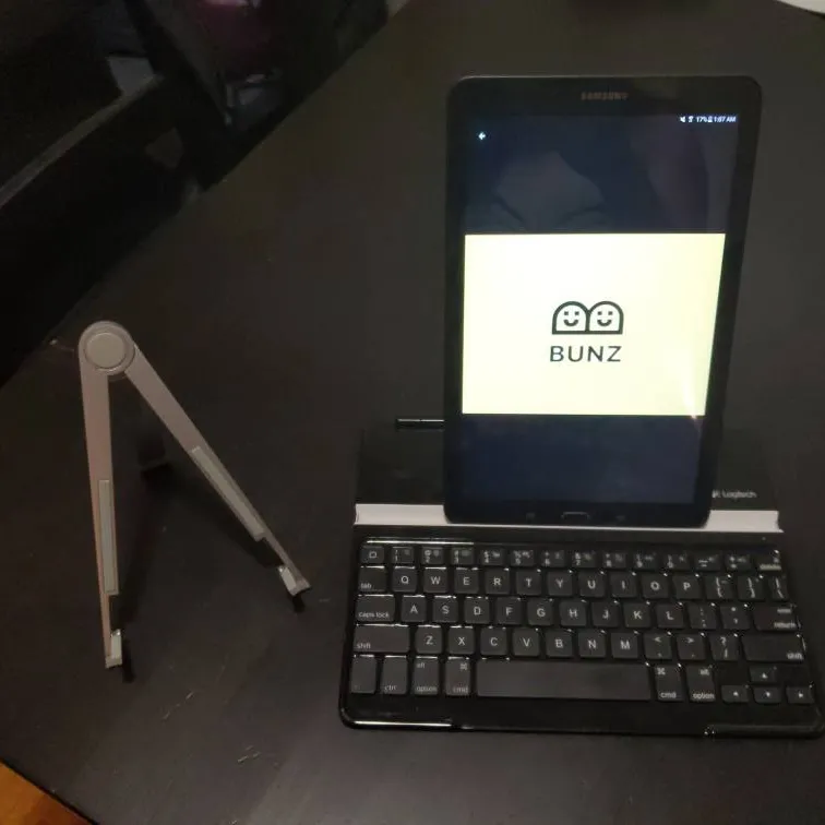 9.6 Inch Samsung Tablet + Bluetooth Keyboard + Portable Table... photo 1