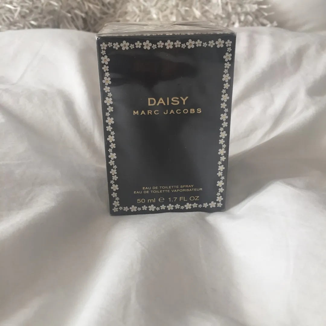 Daisy Marc Jacobs Perfume photo 1