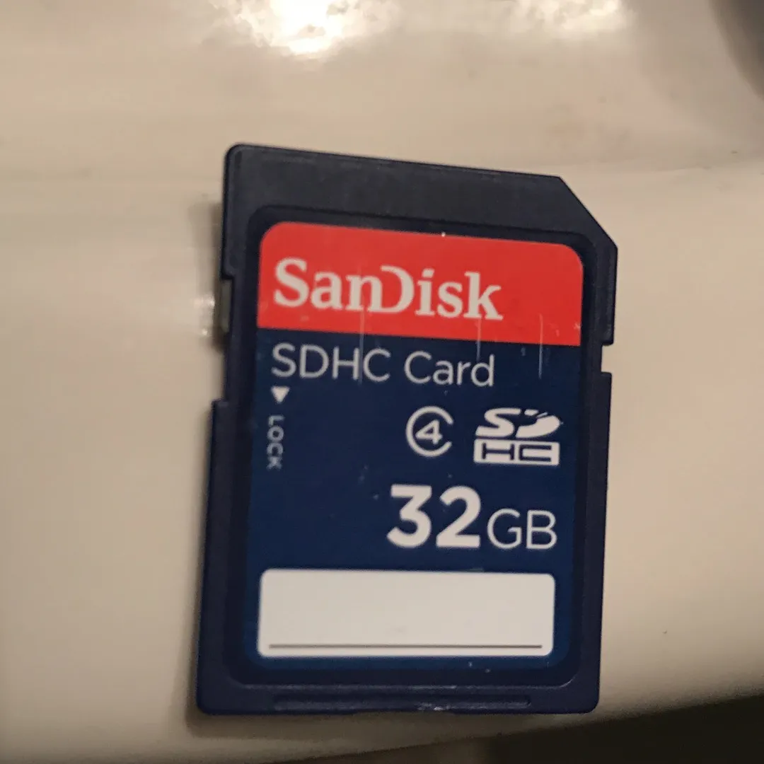 32gb SD Card photo 1