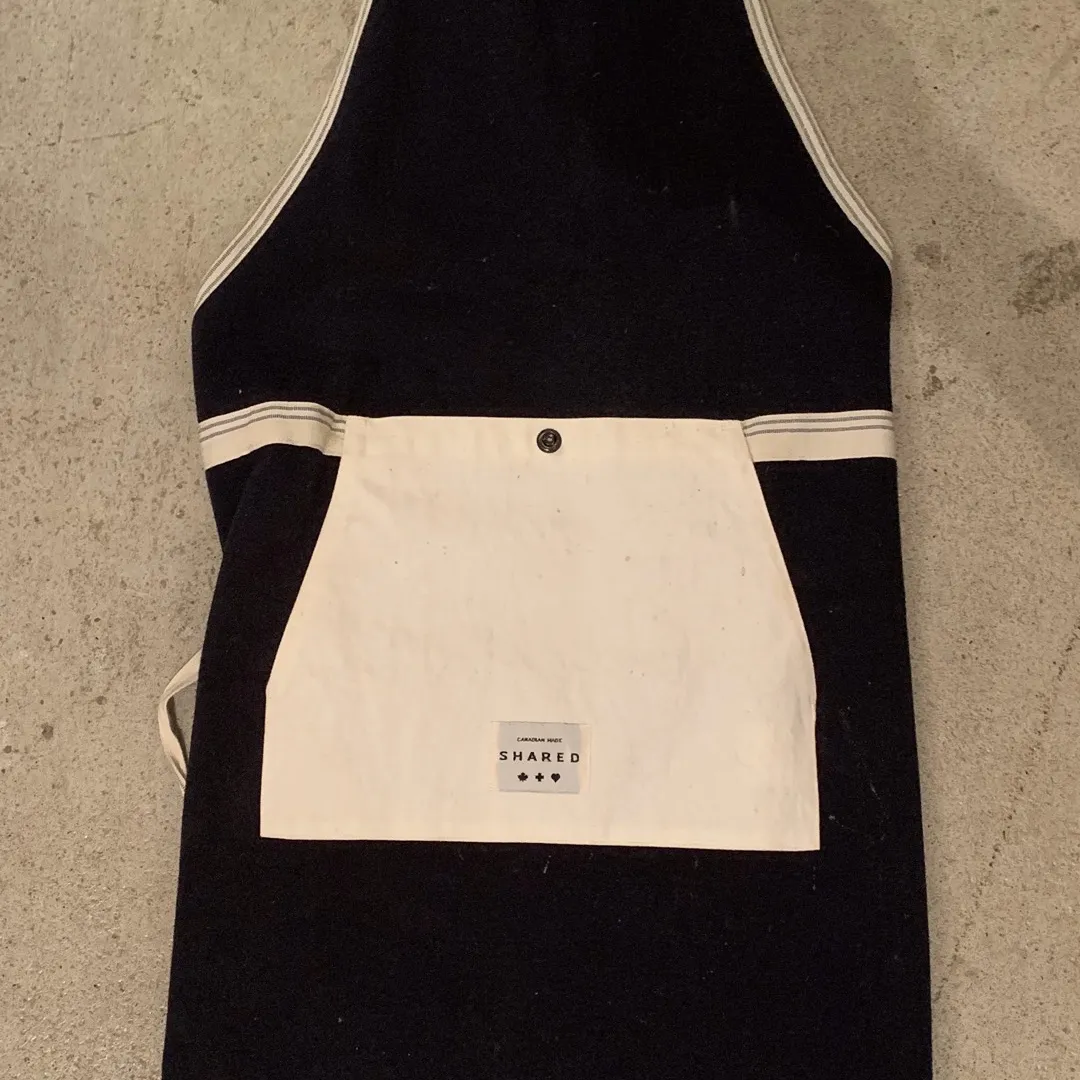 Shared Chefs Apron Canadian Made photo 1