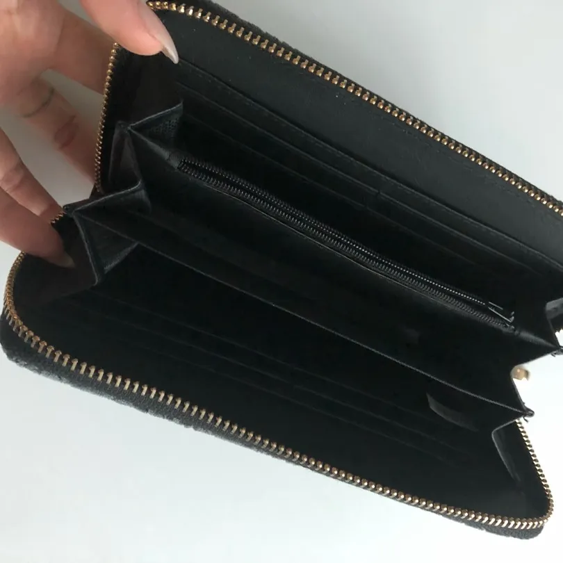 Brand New Wallet photo 3