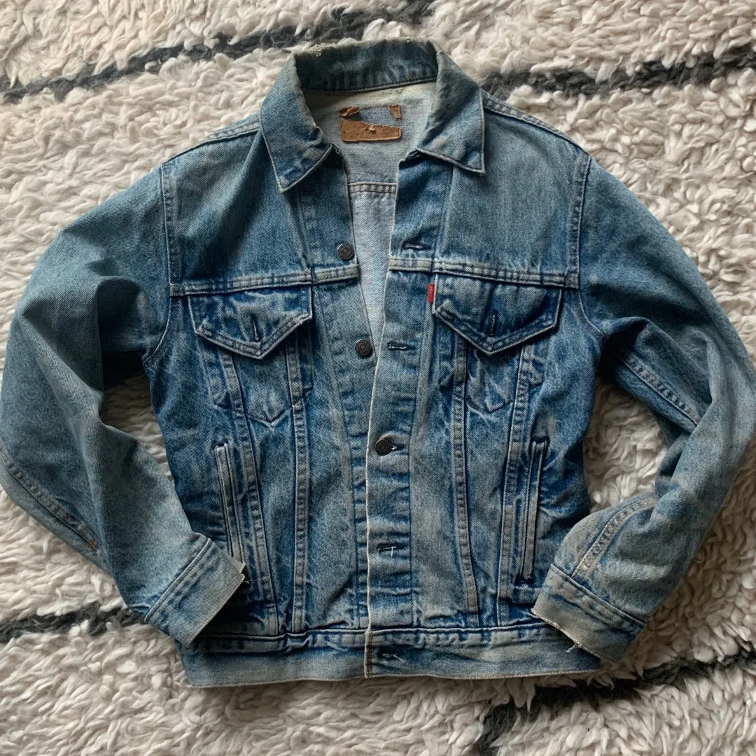 Vintage Levi’s jacket. Size Small/medium photo 4