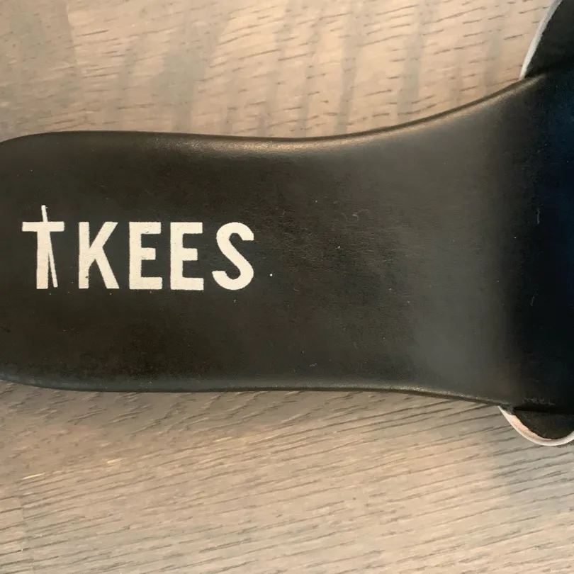 TKees Sandals (size 7) photo 6
