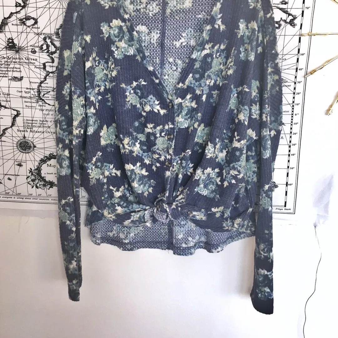 BNWOT Urban Outfitters Waffle Cardigan size S photo 3