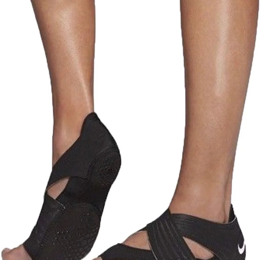 Nike Grip Socks / Wraps For Yoga, Barre, Pilates. Size XS (5-6) photo 1