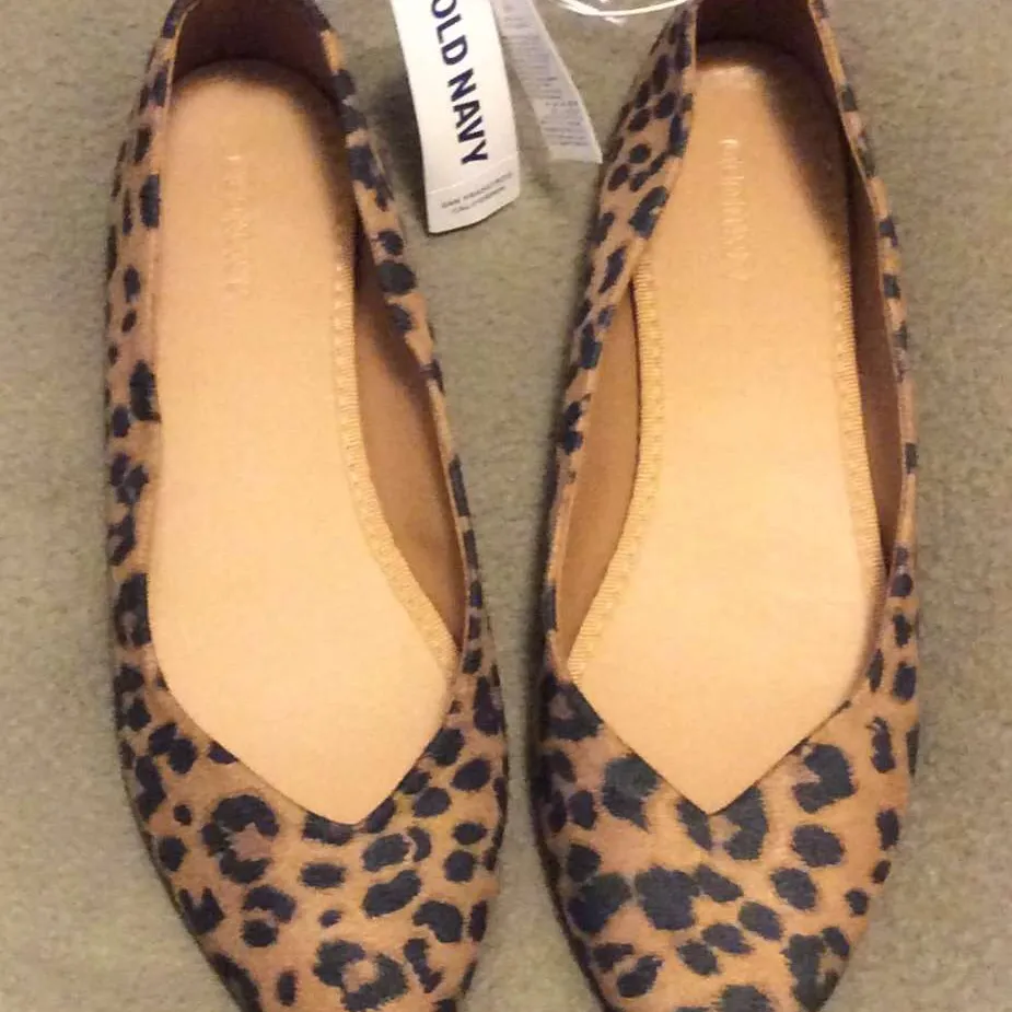 Old Navy Leopard Flats - SZ 8 - Faux Suede New, Never Worn photo 1