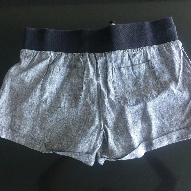 Guess Size Medium Shorts photo 3