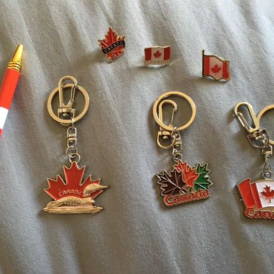 Canada Themed Items: Keychains & Pins photo 1