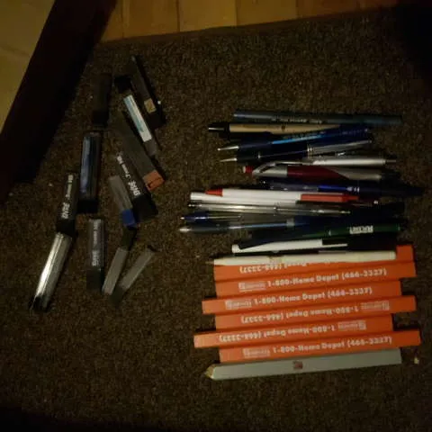 Pencils And Pens photo 1