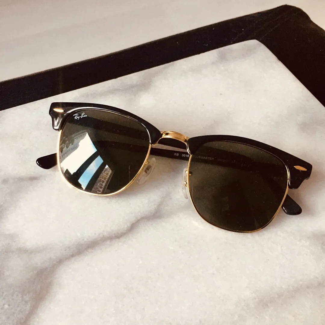 PERFECT CONDITION RAY BANS photo 1