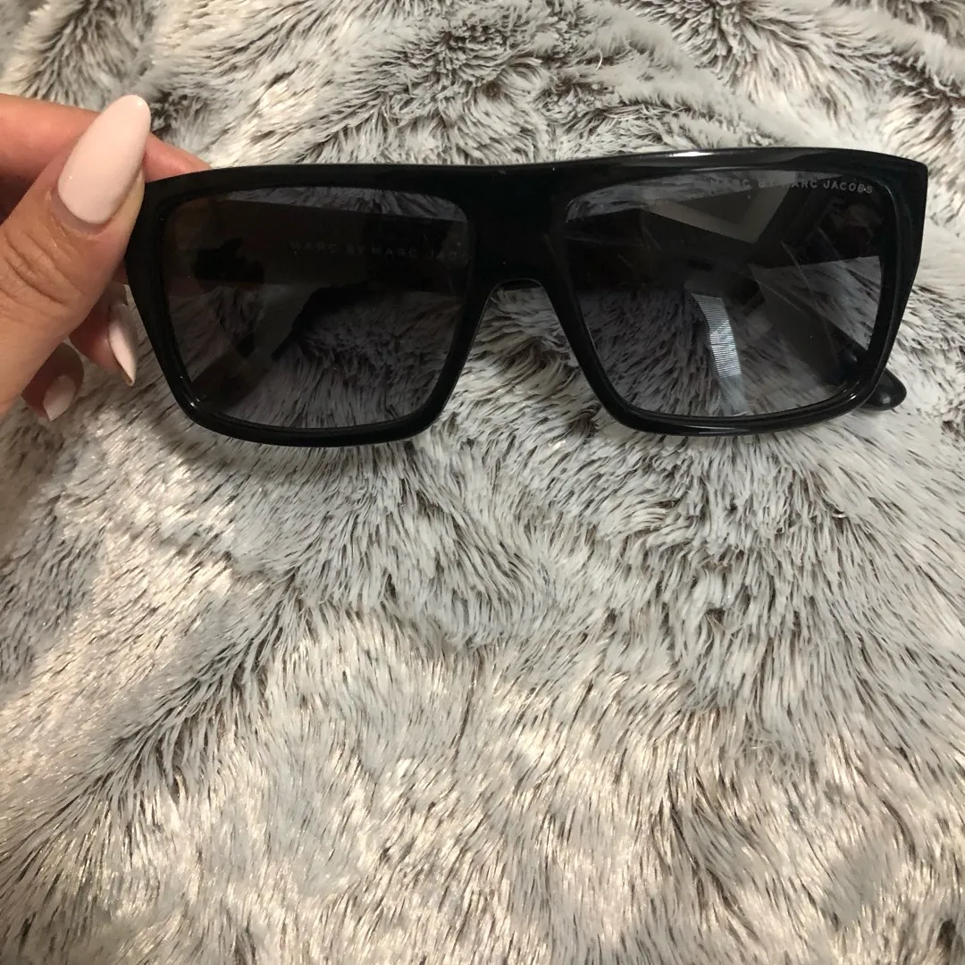 Marc By Marc Jacobs Sunglasses photo 1