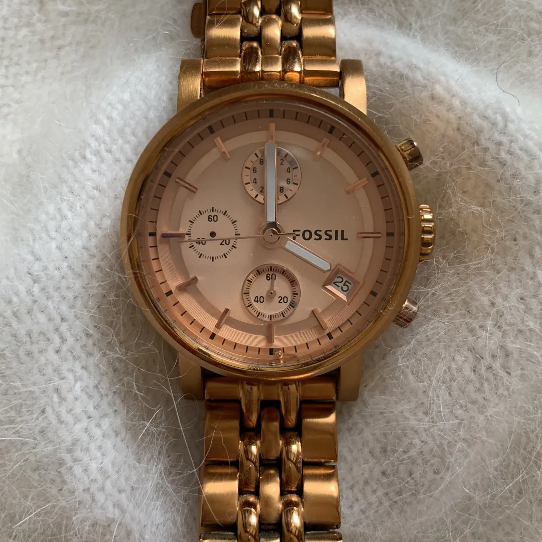 Rose Gold Fossil Watch photo 1