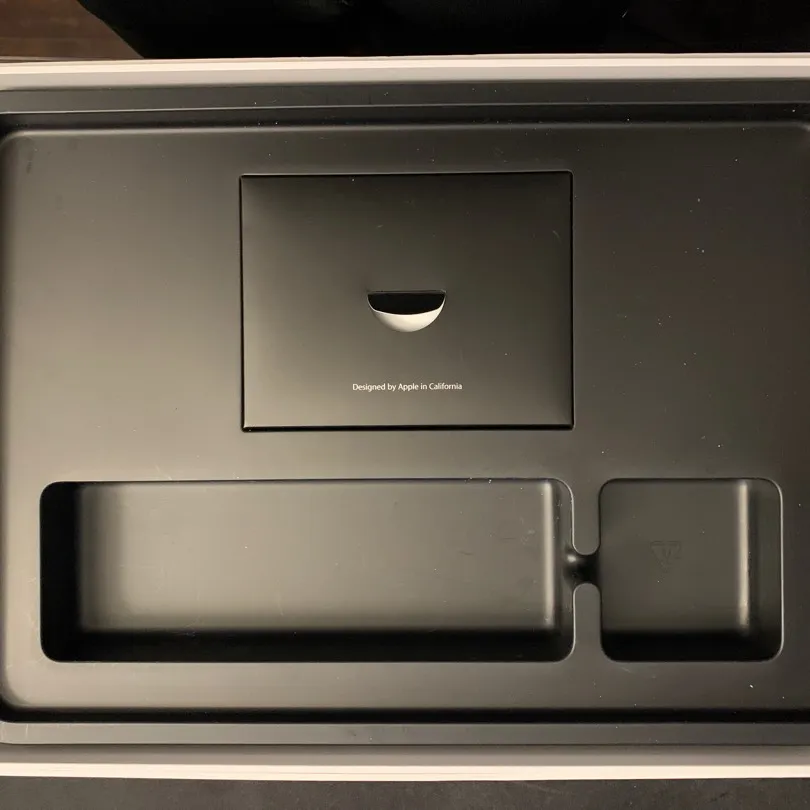 BOX: Macbook Air Box photo 3