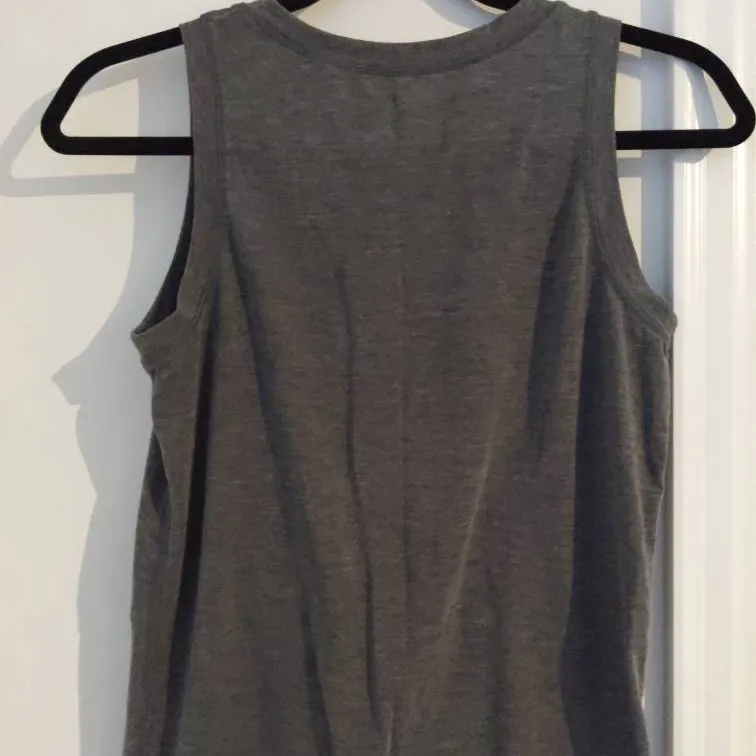 Old Navy Active Knotted Tank photo 4