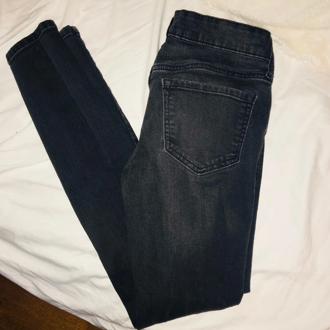 Gap “Legging” Distressed Jeans photo 5