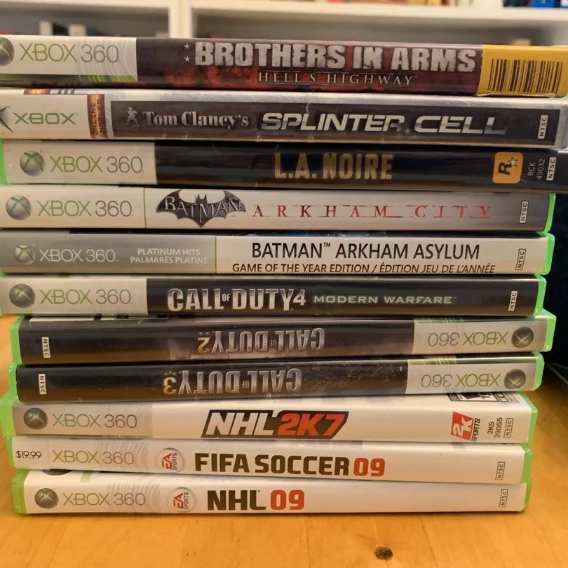 Xbox 360 With Games And Controllers photo 3
