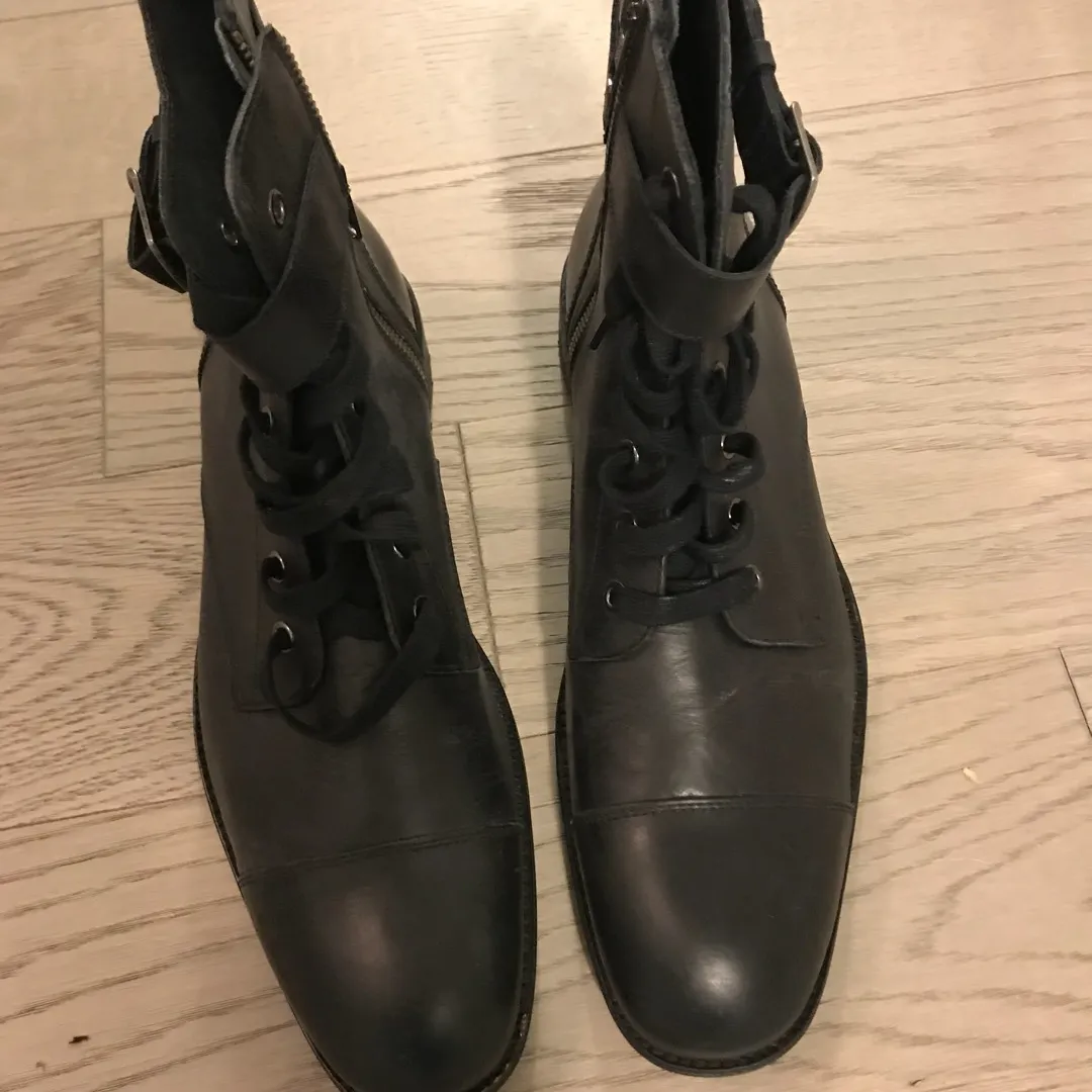 New Banana Republic Men’s Black Leather Boots (9.5) photo 3