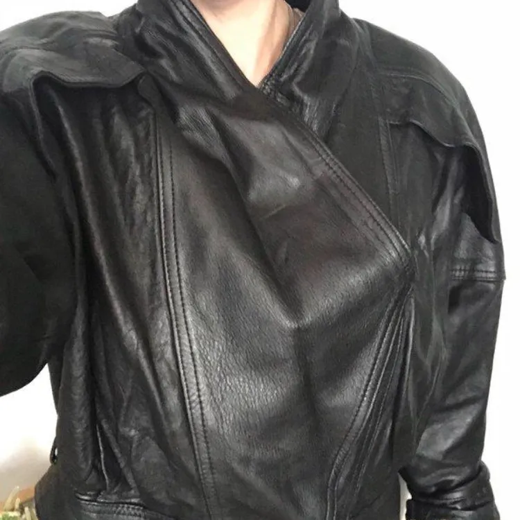80s Vintage Black Leather Jacket - S/M photo 3