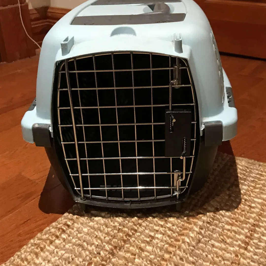 Small Dog/Cat Crate photo 1
