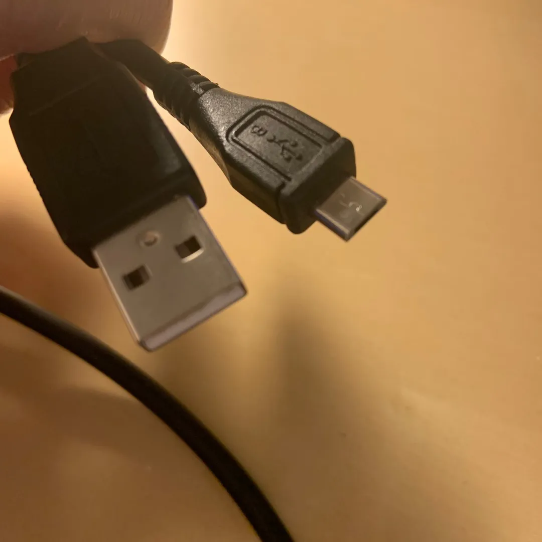 Micro USB photo 1