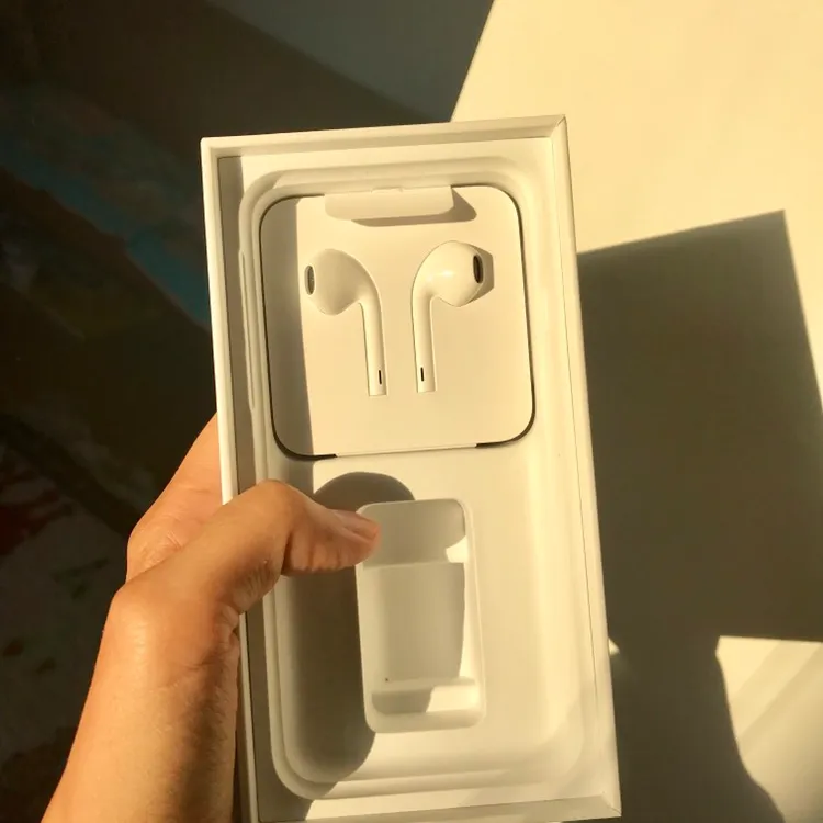 New Apple EarPods photo 1
