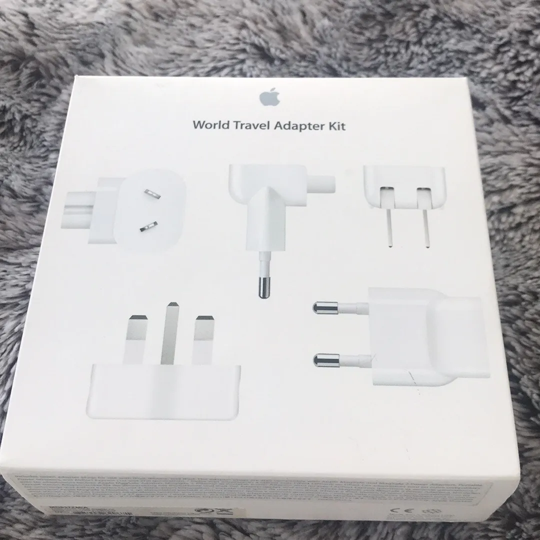 Apple World Travel Adapter kit photo 1