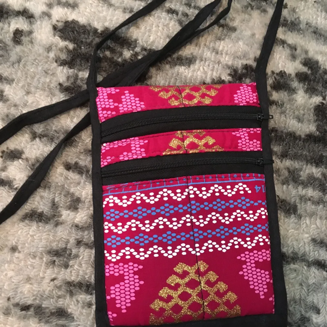 🐛 Pink Cross Body Bag From Senegal photo 1