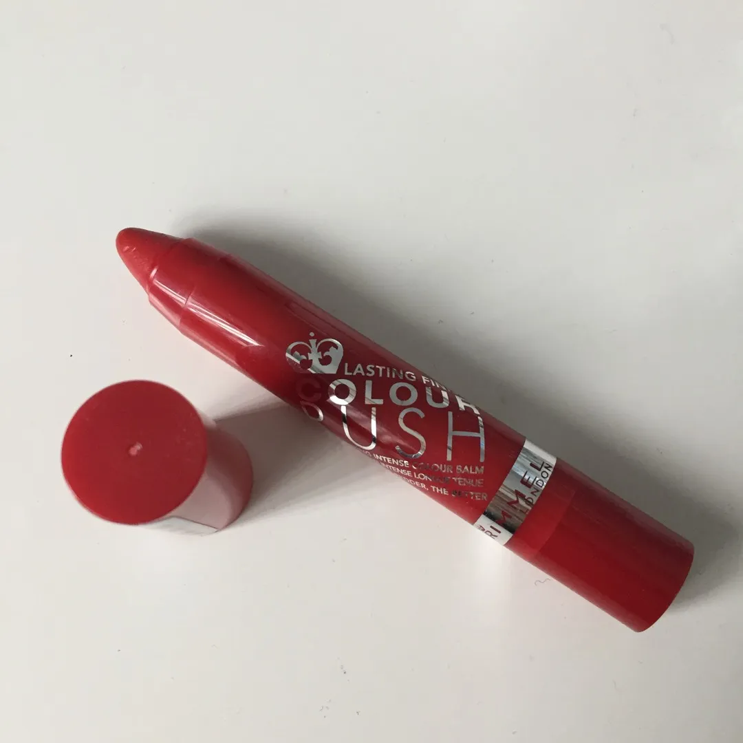 Rimmel Red Lip Crayon 💄 photo 3