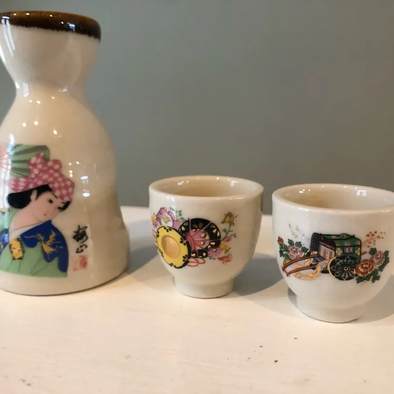 Japanese Mini Sake Set photo 1