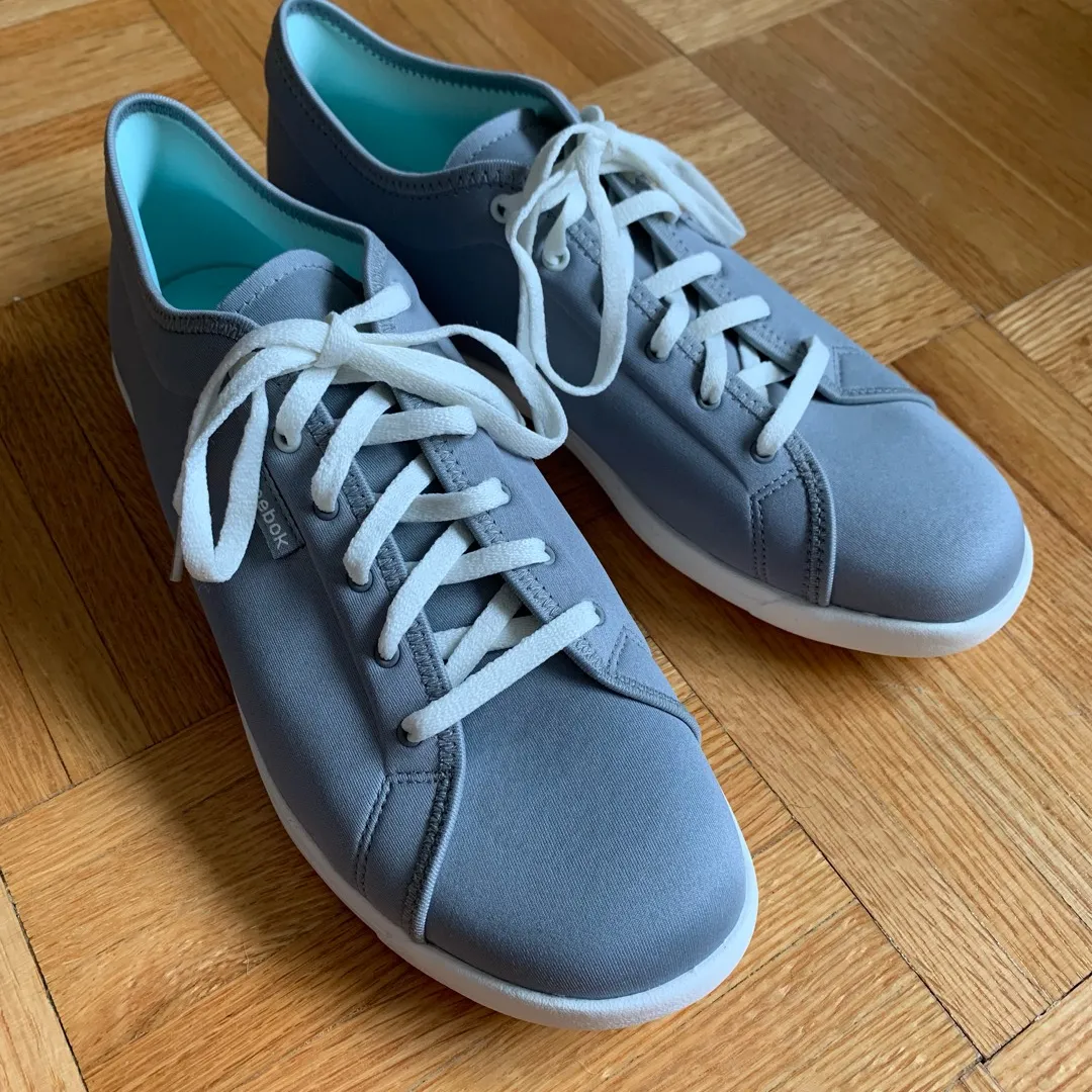 Reebok Running Shoes Size 9 photo 1
