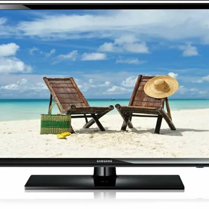 39-inch 2012 Samsung TV photo 3