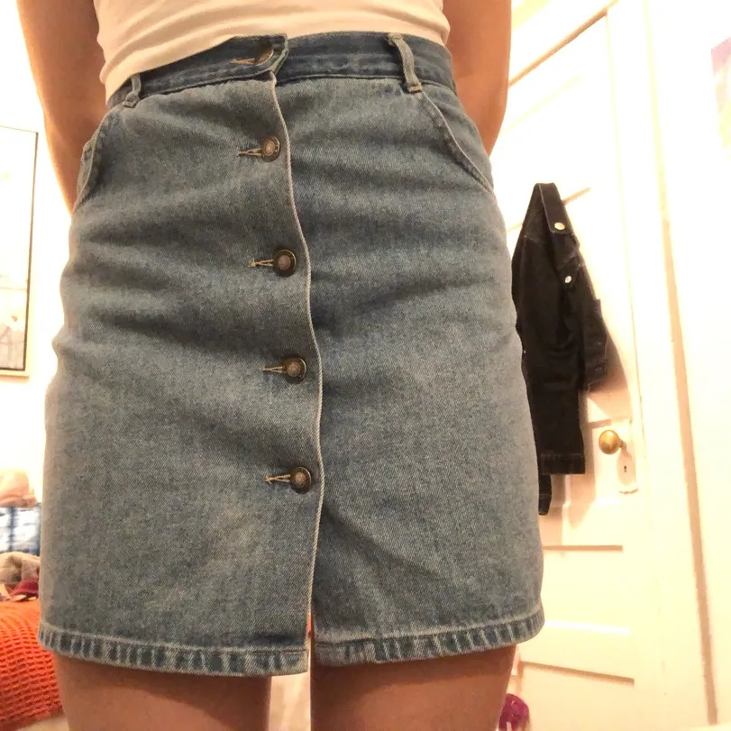 buttoned jean skirt photo 1
