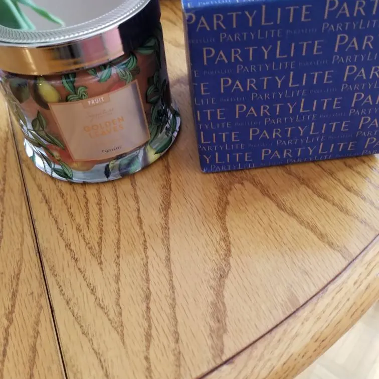 New Never Burned big Three Wick PARTYLITE jar Candle *Golden ... photo 1