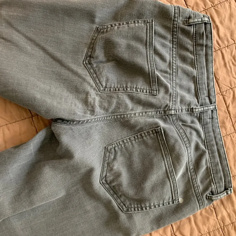 H&M Grey Jeans Size 28 photo 4