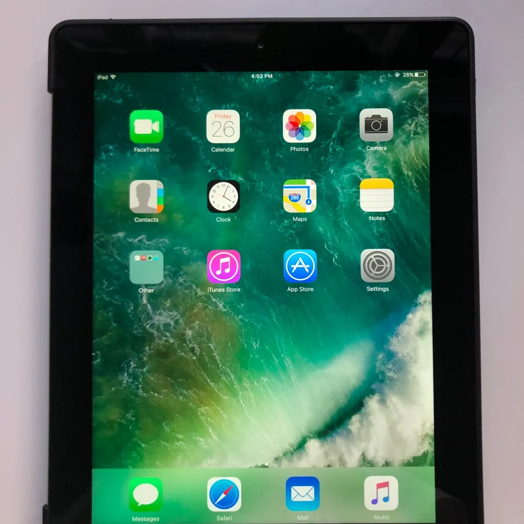 iPad 4 - 9.7 In photo 1