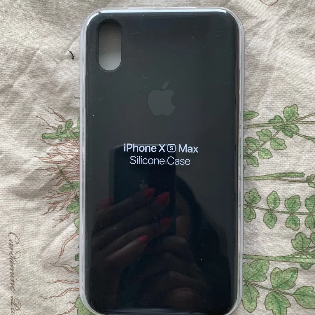 iPhone Xs Max Case In Black photo 1